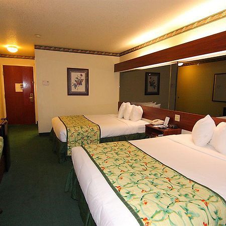 Microtel Inn & Suites By Wyndham Грин Бэй Экстерьер фото