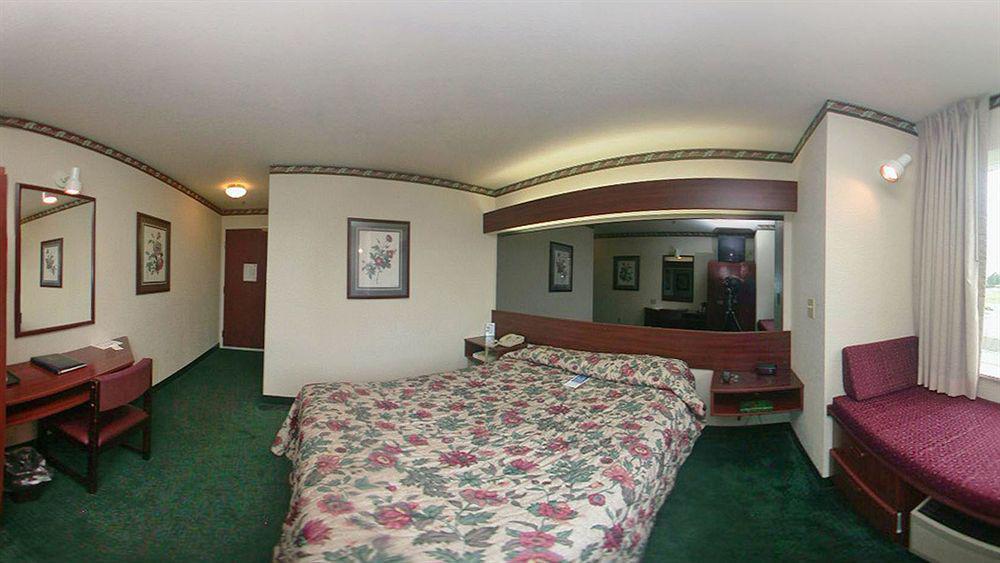 Microtel Inn & Suites By Wyndham Грин Бэй Экстерьер фото